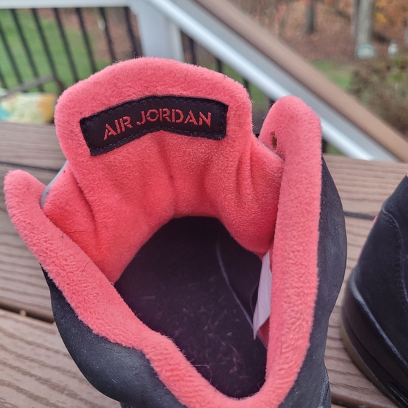 Women’s Jordan 5 black size 7Y - Picture 9 of 10